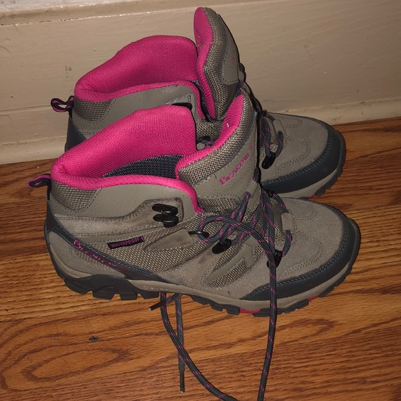BearPaw Shoes - Bearpaw hiking boots size 8.5 women’s